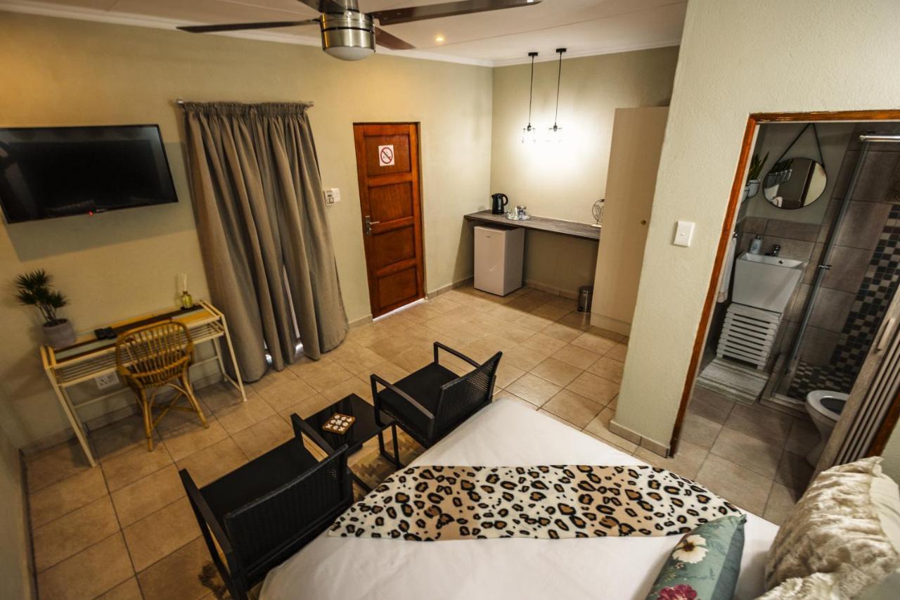 Pumbaa Wildlife Park & Accommodation Mbombela Ngoại thất bức ảnh